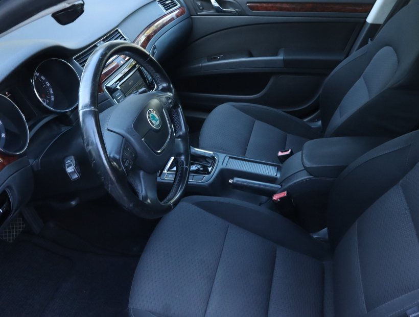 Škoda Superb, 2010
