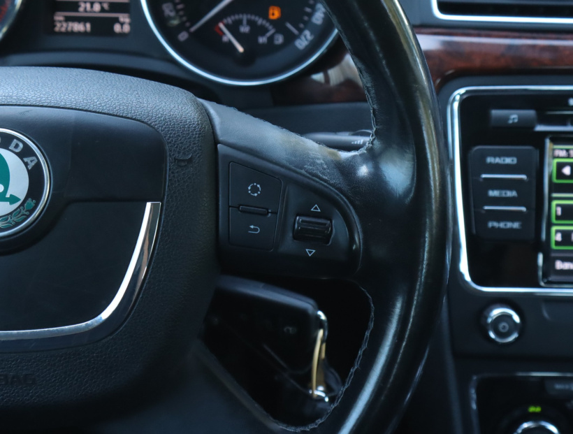 Škoda Superb, 2010