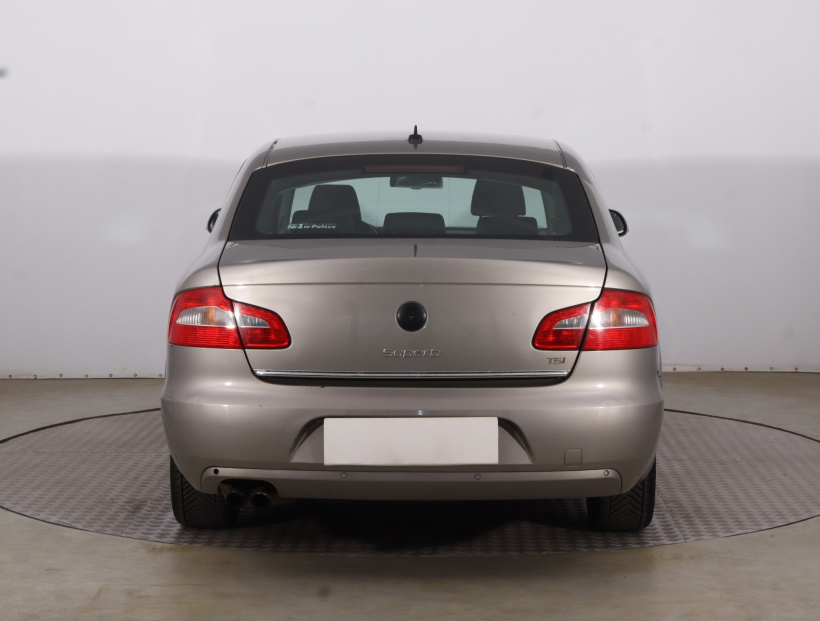 Škoda Superb, 2010