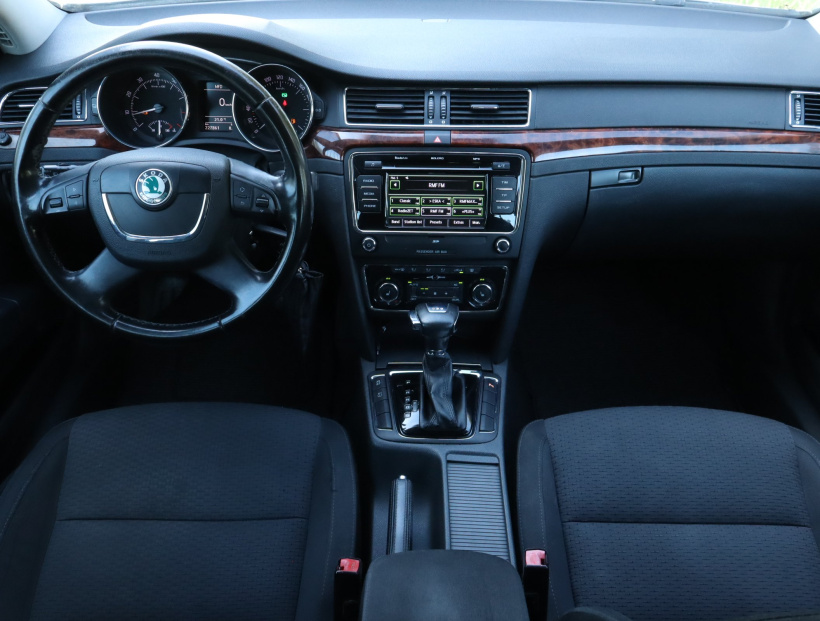 Škoda Superb, 2010