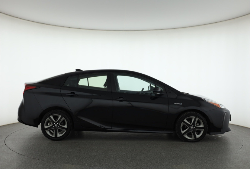 Toyota Prius, 2021