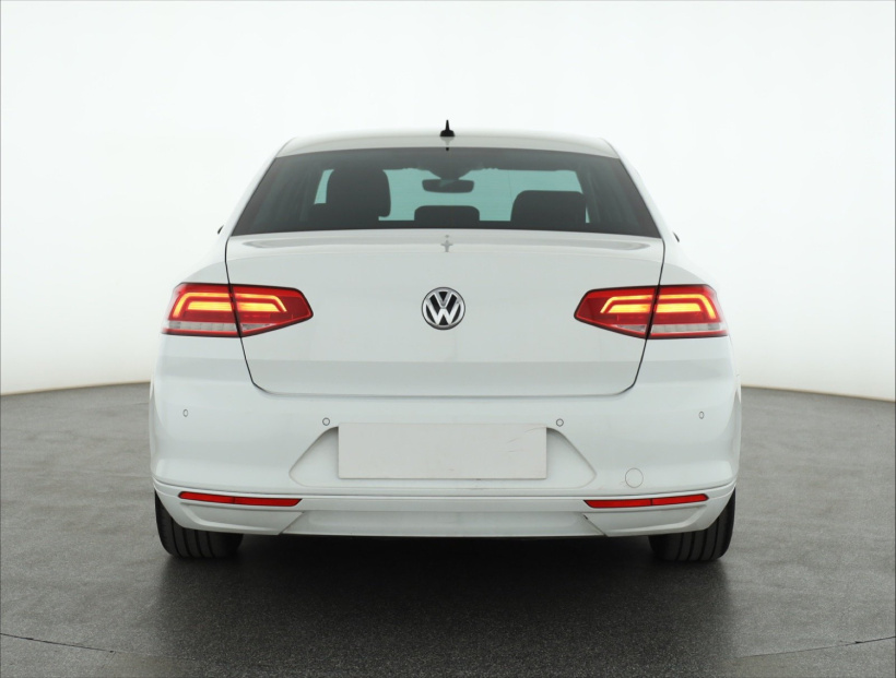 Volkswagen Passat, 2019