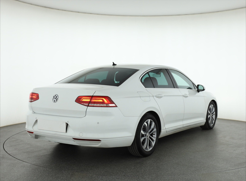 Volkswagen Passat, 2019
