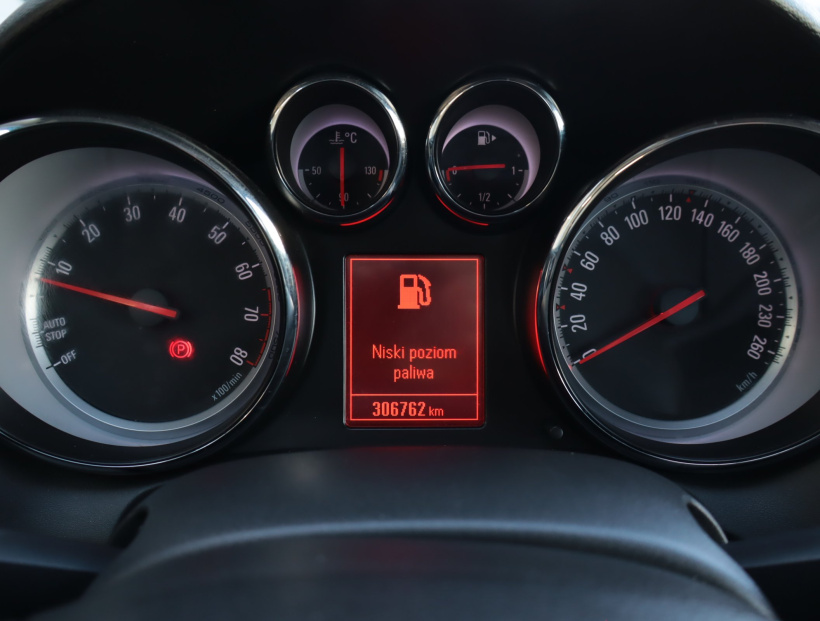 Opel Astra, 2012