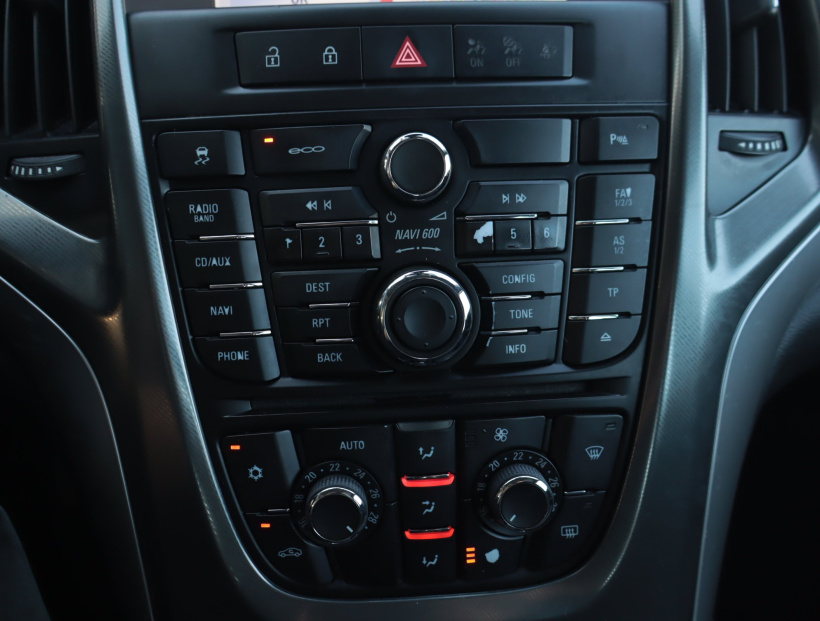 Opel Astra, 2012