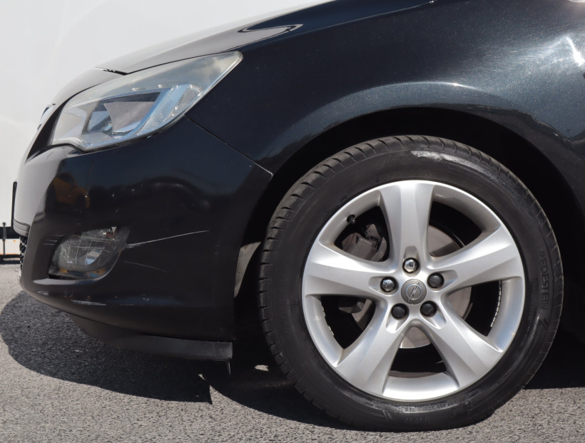 Opel Astra, 2012