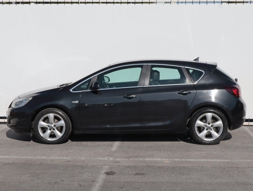Opel Astra, 2012