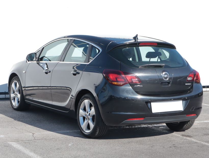 Opel Astra, 2012