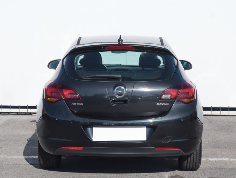 Opel Astra, 2012