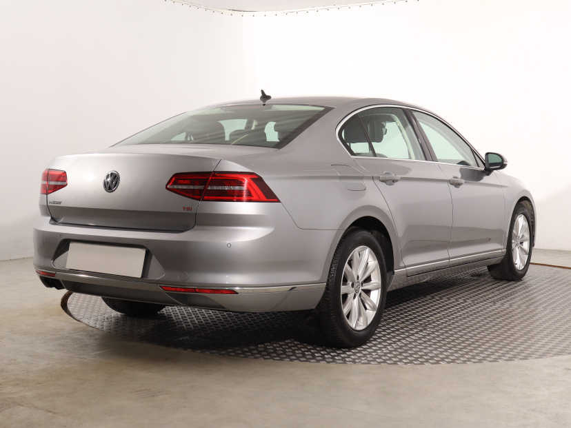 Volkswagen Passat, 2017