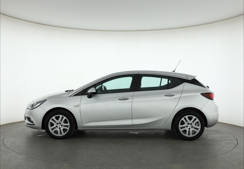 Opel Astra, 2019