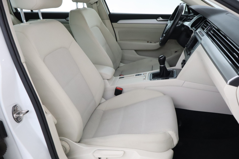 Volkswagen Passat, 2015