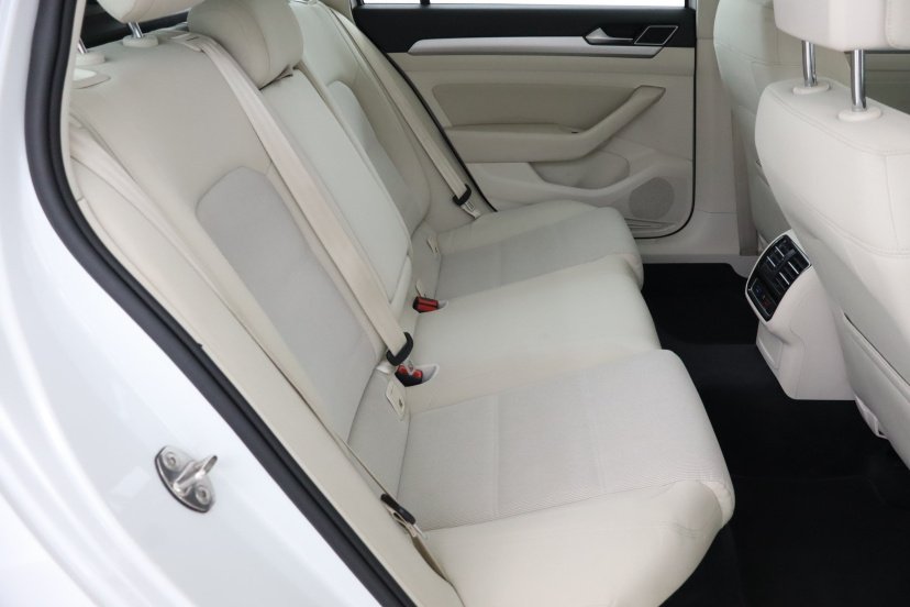 Volkswagen Passat, 2015