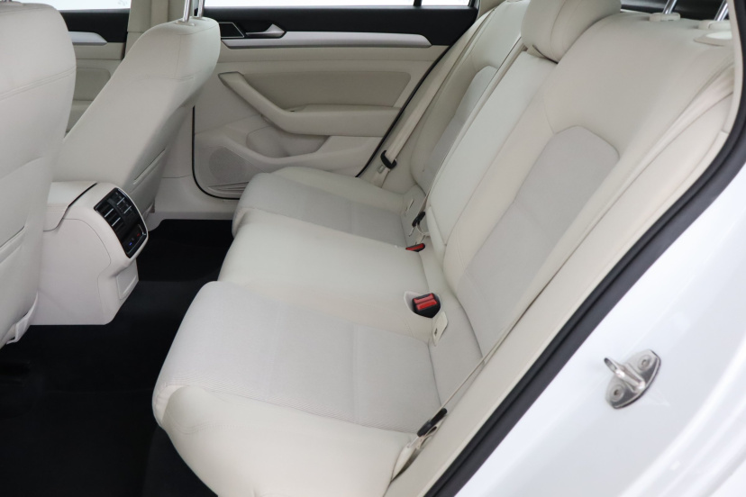 Volkswagen Passat, 2015
