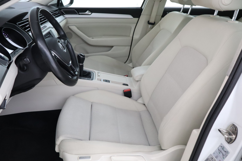 Volkswagen Passat, 2015