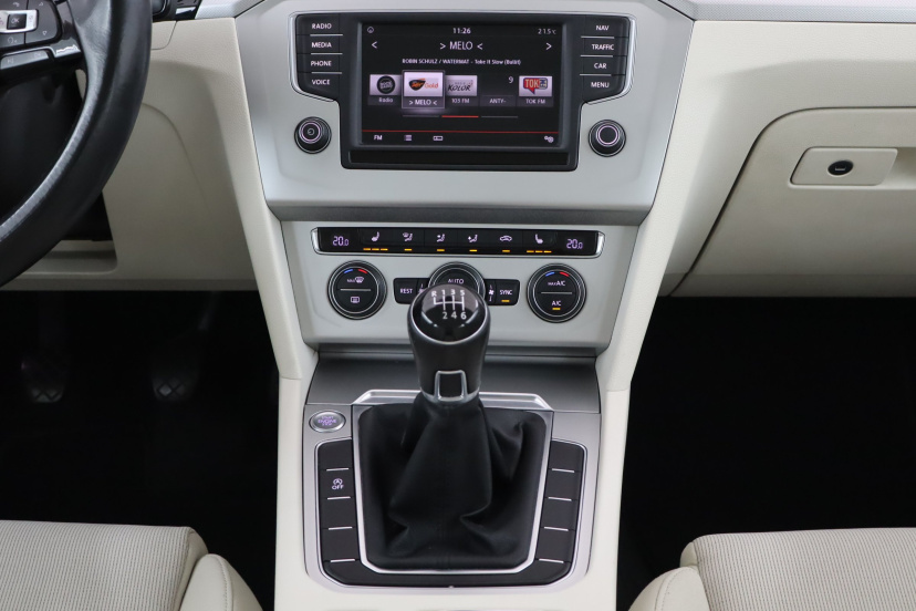 Volkswagen Passat, 2015