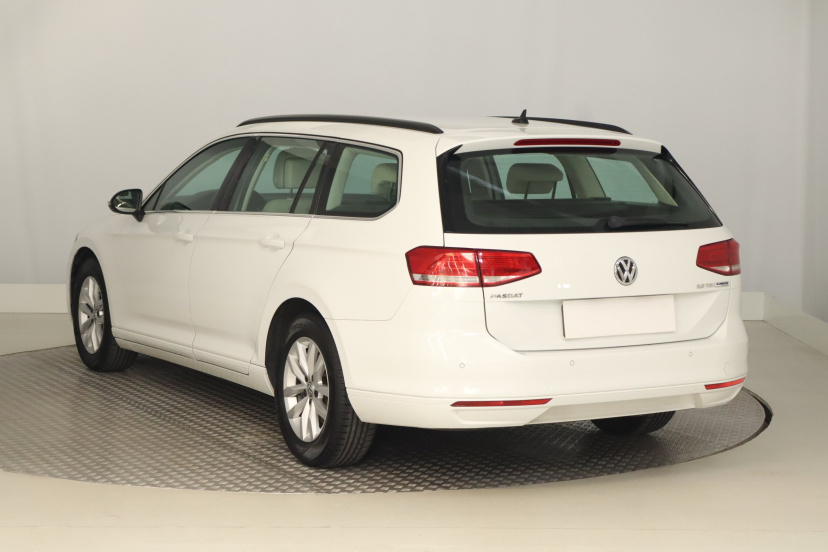 Volkswagen Passat, 2015