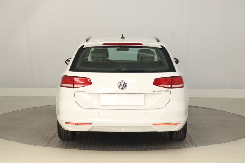 Volkswagen Passat, 2015