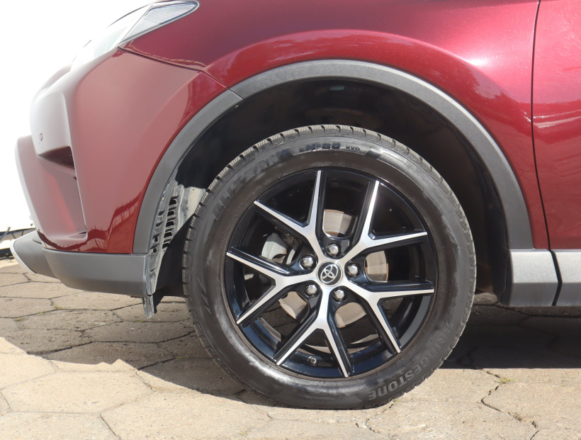 Toyota RAV 4, 2015