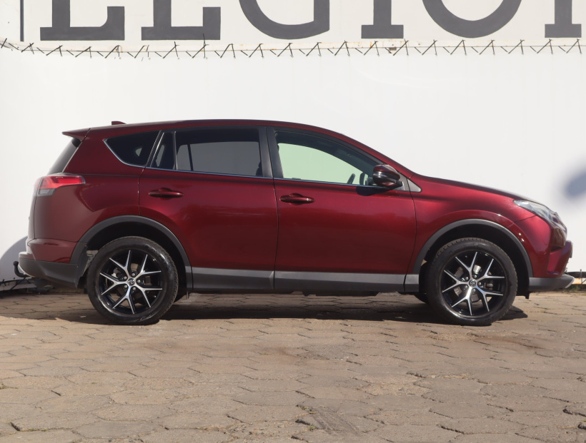 Toyota RAV 4, 2015