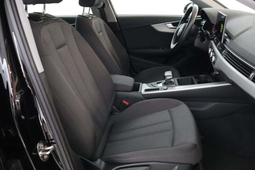 Audi A4, 2022