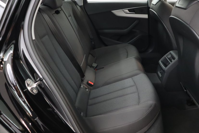 Audi A4, 2022