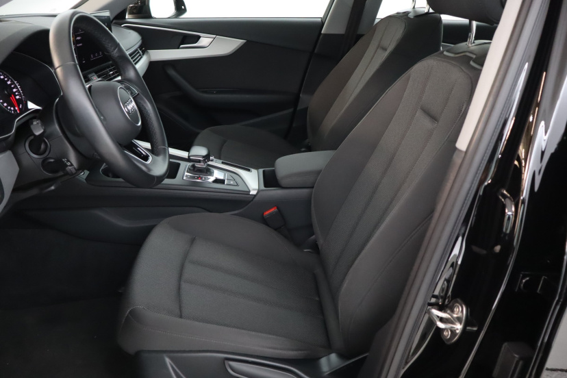 Audi A4, 2022