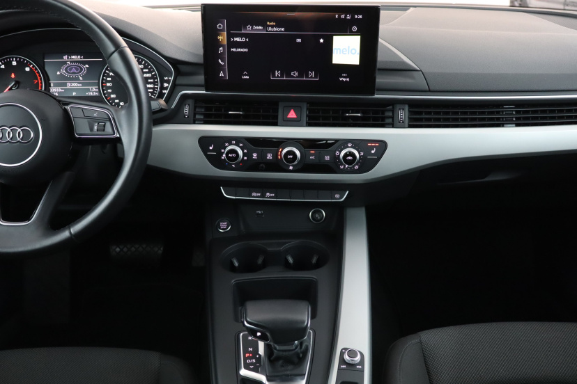 Audi A4, 2022