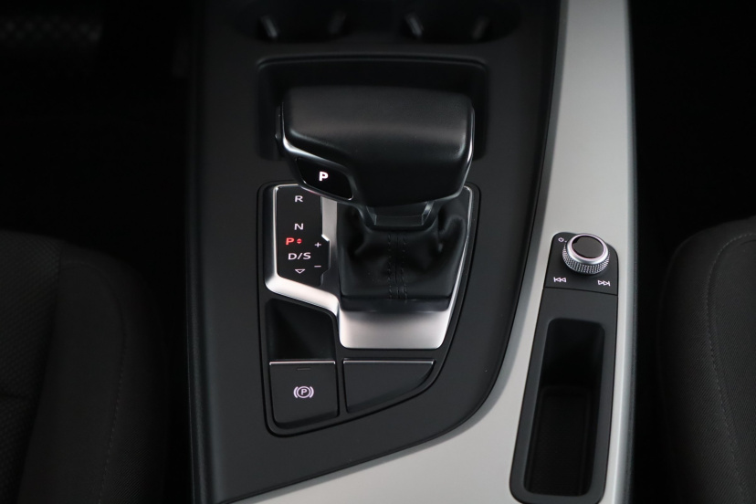 Audi A4, 2022