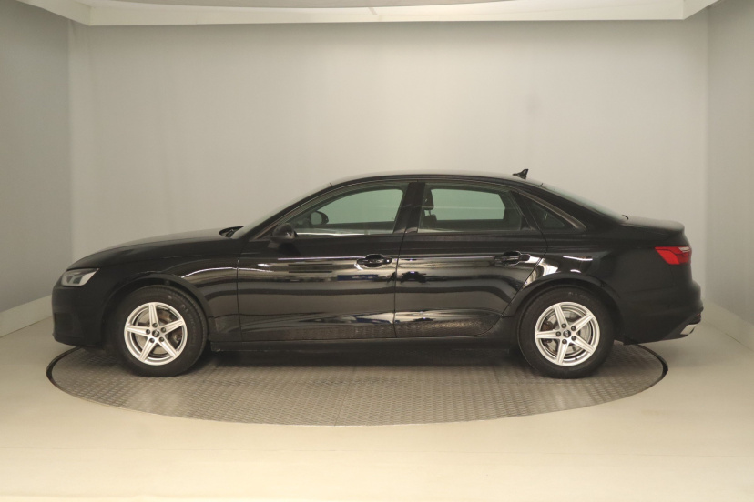 Audi A4, 2022
