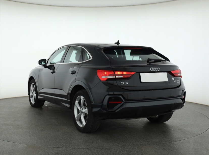 Audi Q3 Sportback, 2020