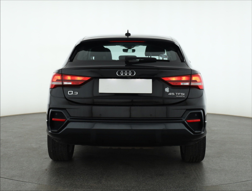 Audi Q3 Sportback, 2020