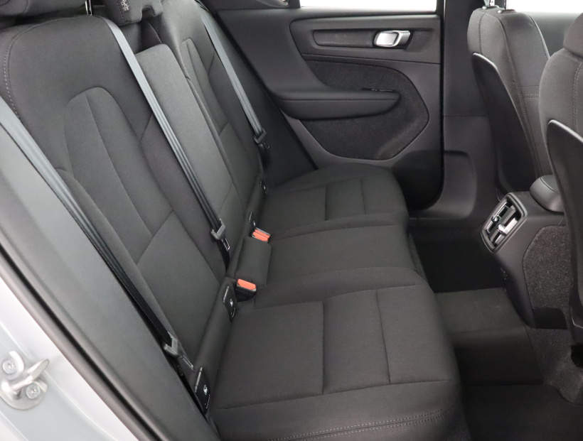 Volvo XC40, 2025