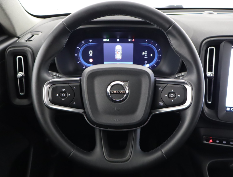 Volvo XC40, 2025