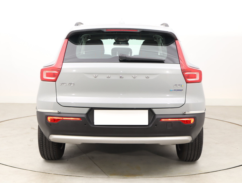 Volvo XC40, 2025