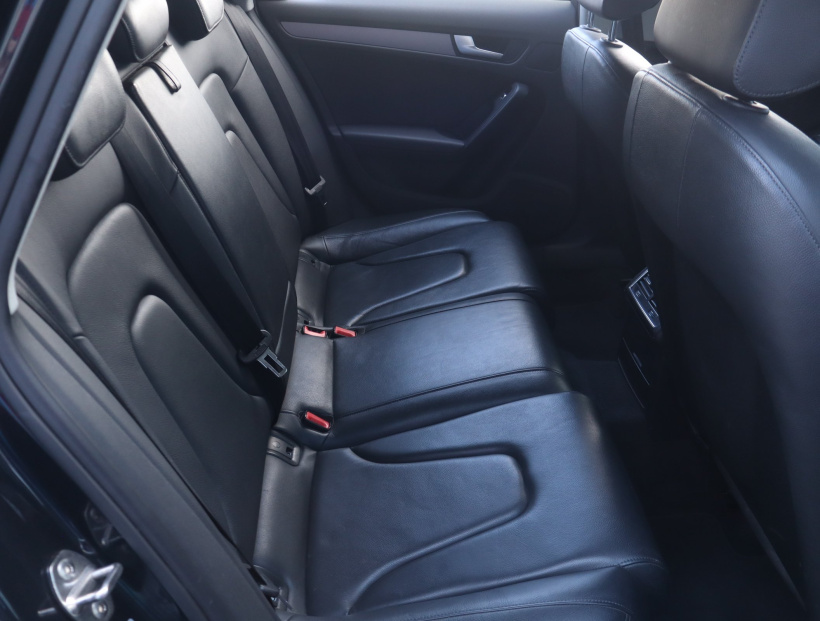Audi A4, 2012