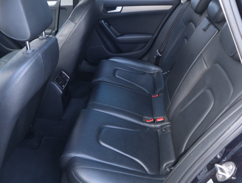 Audi A4, 2012