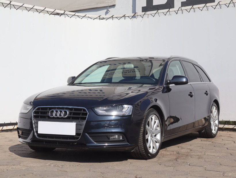 Audi A4, 2012