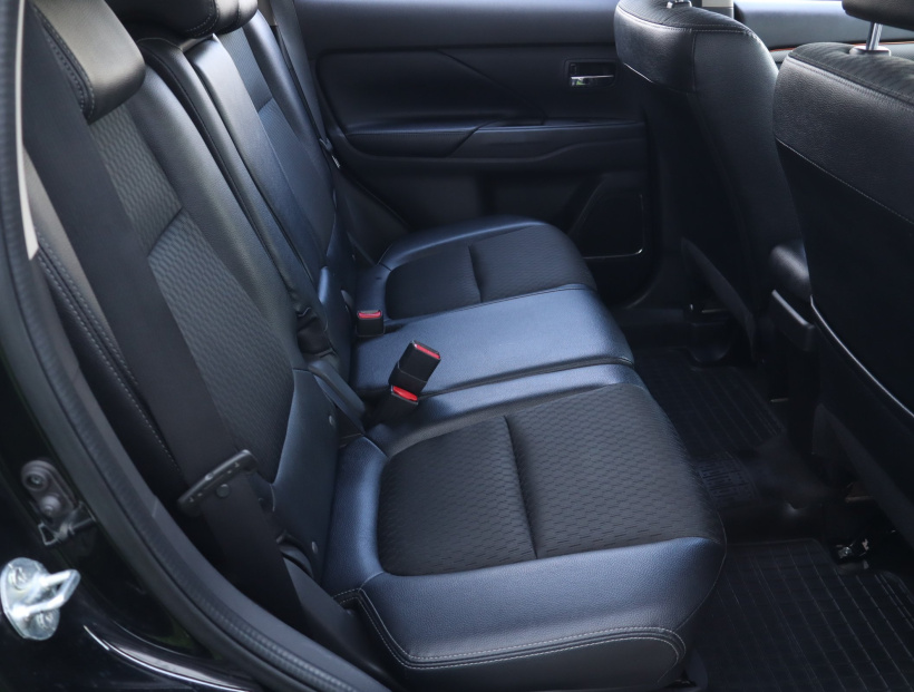 Mitsubishi Outlander, 2014