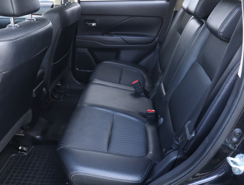 Mitsubishi Outlander, 2014
