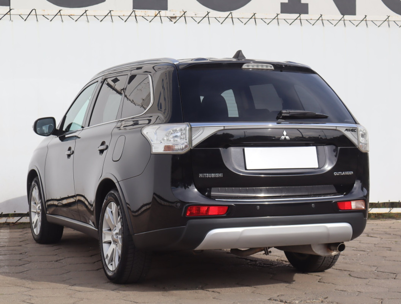 Mitsubishi Outlander, 2014