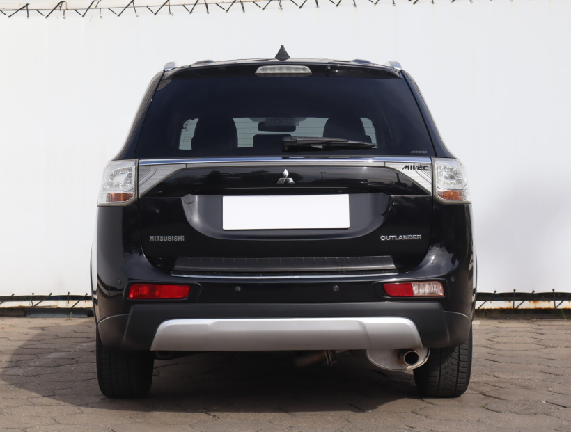 Mitsubishi Outlander, 2014