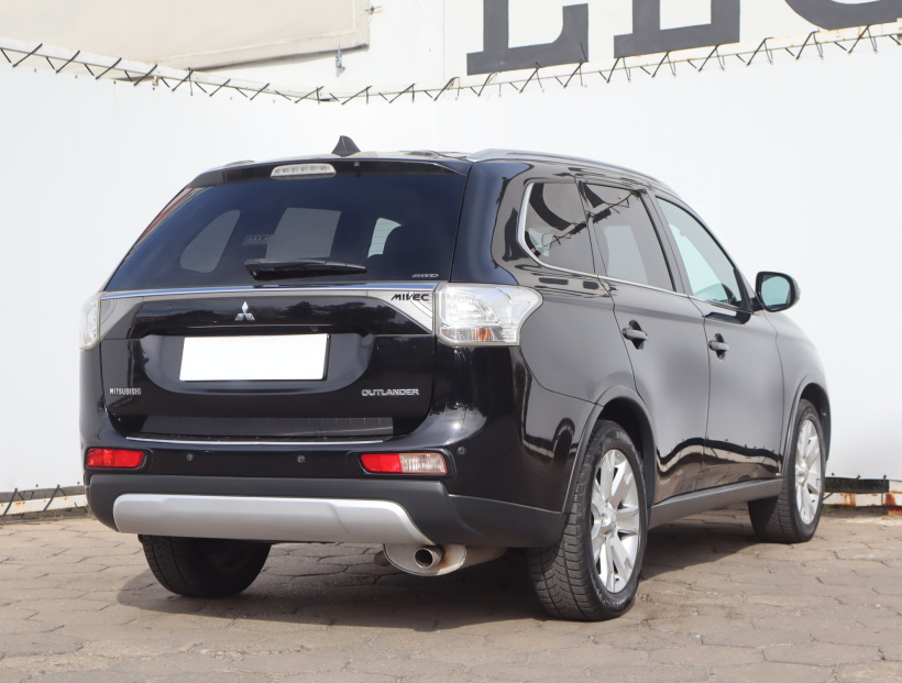 Mitsubishi Outlander, 2014