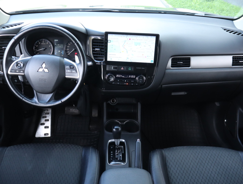 Mitsubishi Outlander, 2014