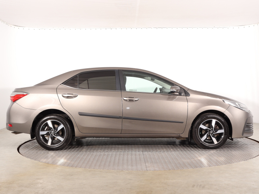 Toyota Corolla, 2016