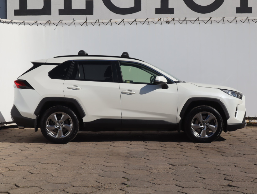 Toyota RAV 4, 2021