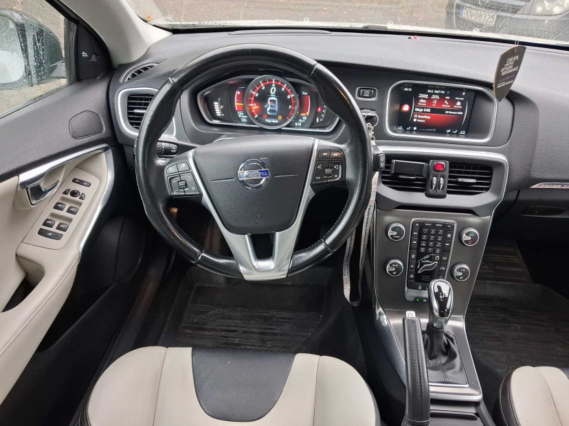 Volvo V40 Cross Country, 2014