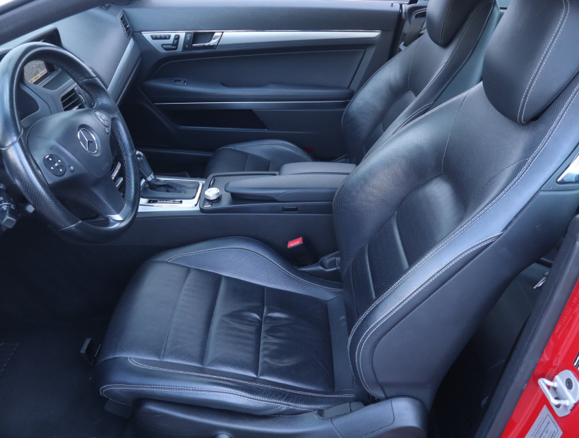 Mercedes-Benz E, 2011