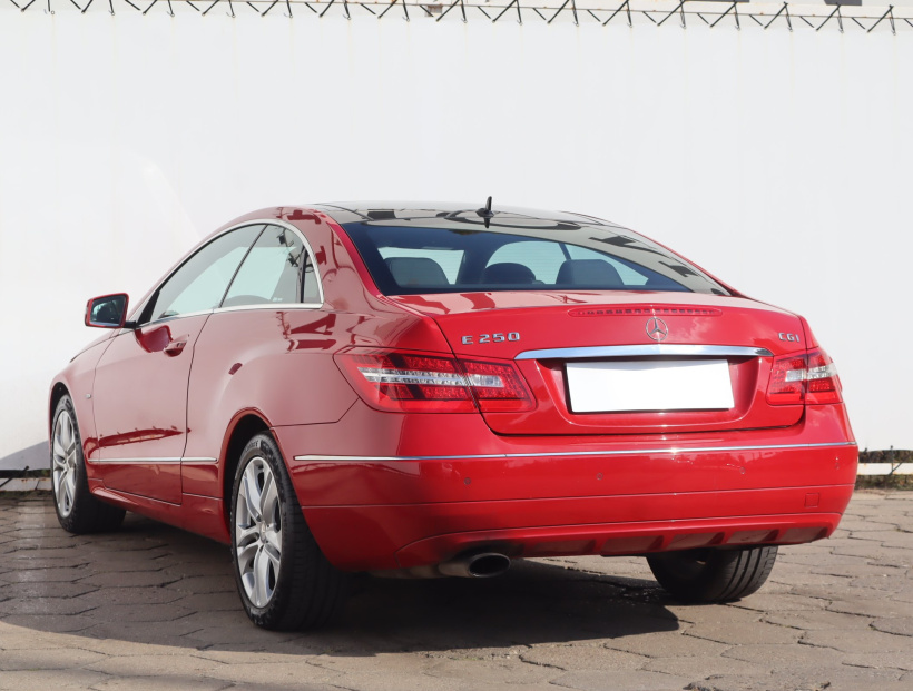 Mercedes-Benz E, 2011