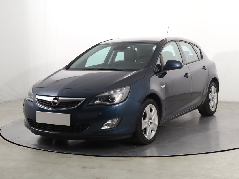 Opel Astra, 2010